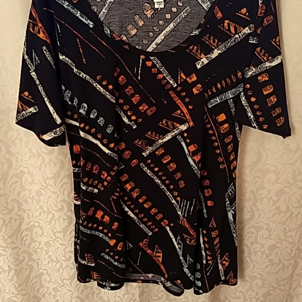 EUC LuLaRoe Perfect T Medium